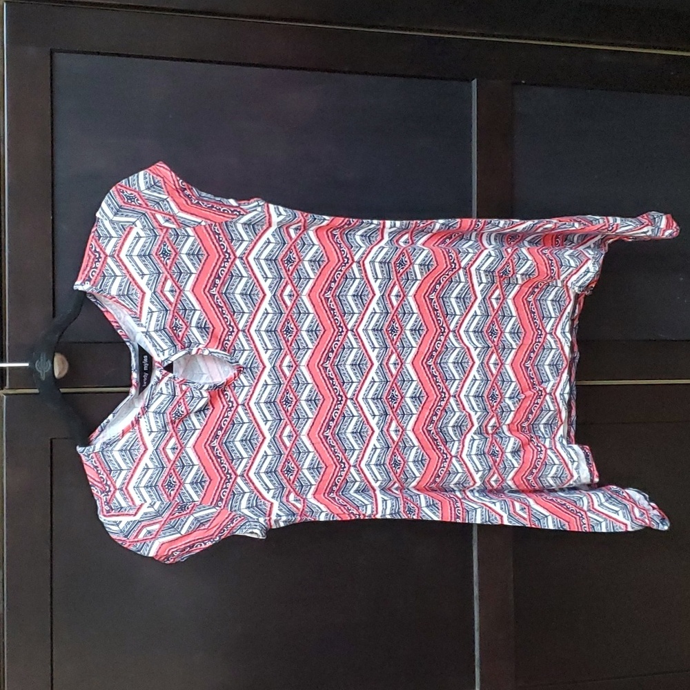 🆕 Salmon geometric t-shirt